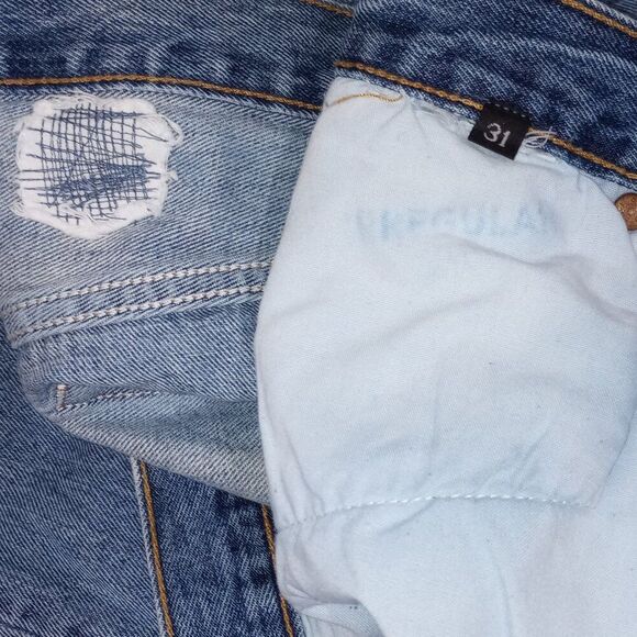 Levi's 501 Button-Fly Denim Jeans - Original size 31x32, current size 31x31 - Picture 6 of 8